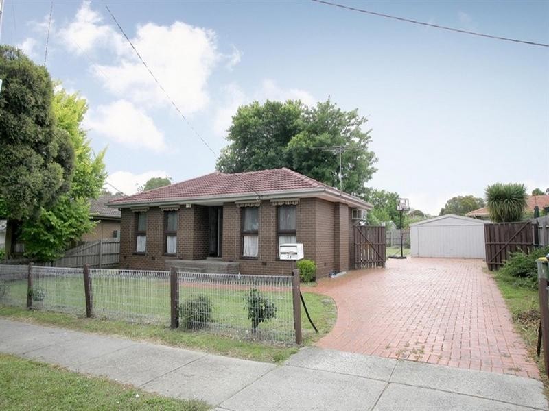 33 Deschamp Crescent, Rowville VIC 3178