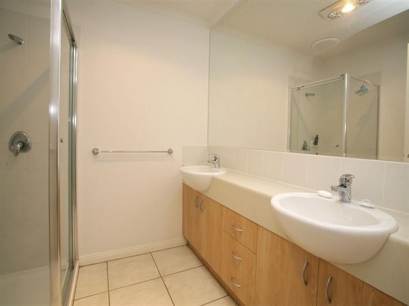 17 Sovereign Manors Crescent, Rowville VIC 3178