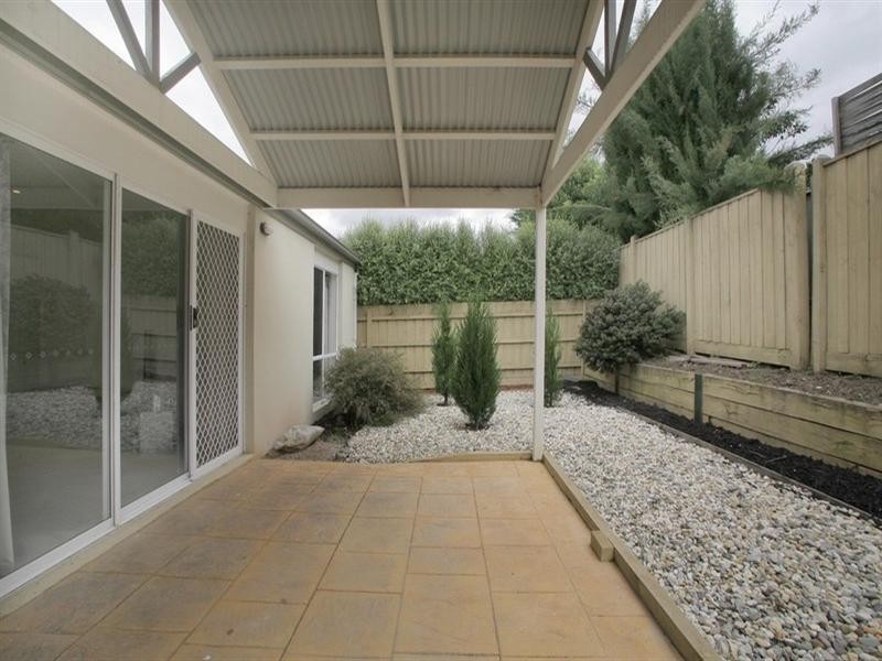 17 Sovereign Manors Crescent, Rowville VIC 3178