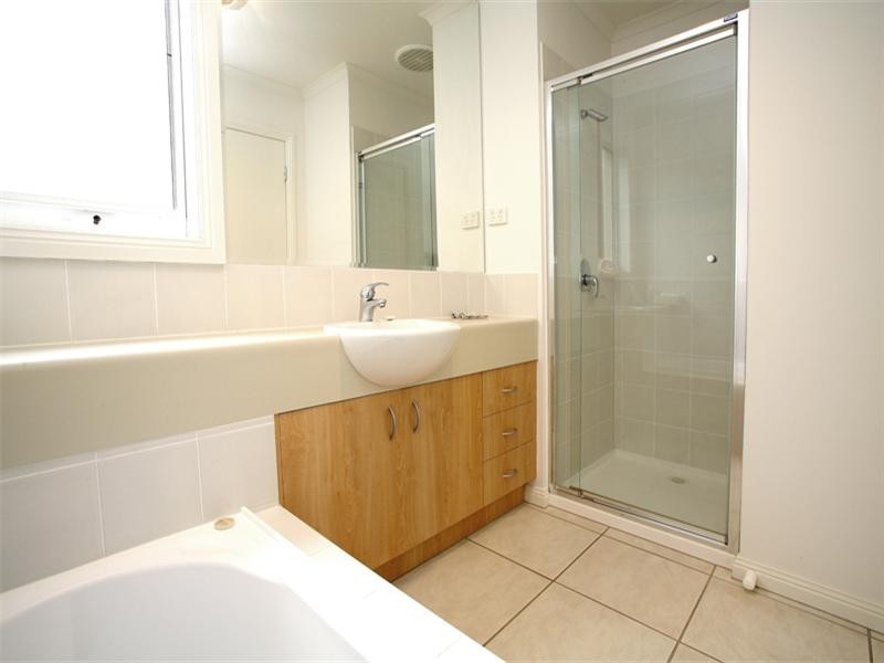 17 Sovereign Manors Crescent, Rowville VIC 3178