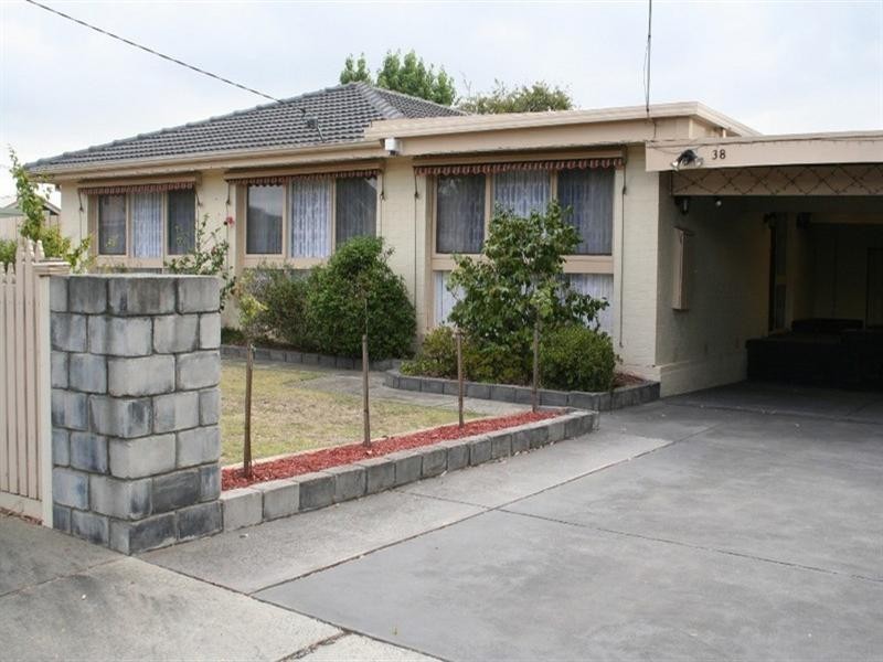 38 Denver Crescent, Rowville VIC 3178