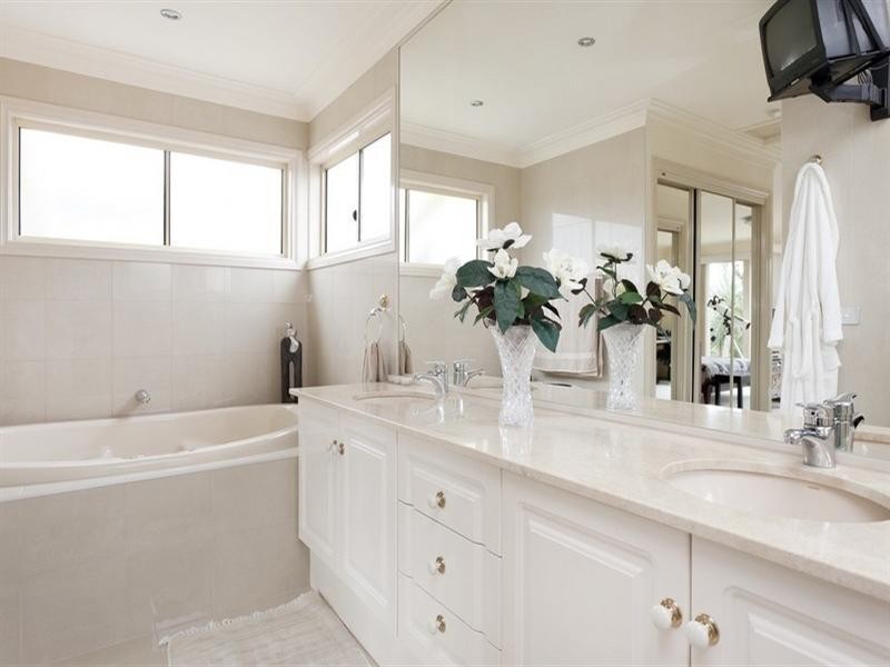 16 Elaine Place, Rowville VIC 3178