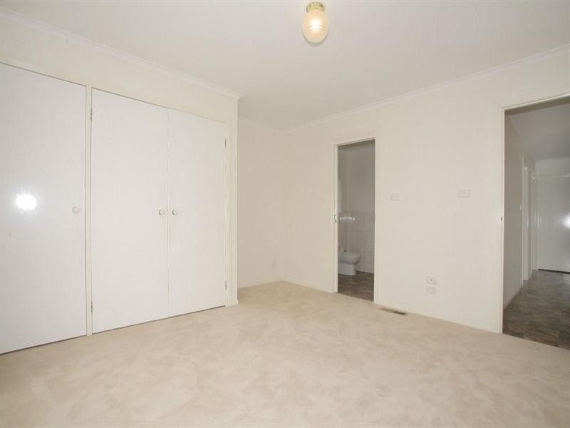 1/202 Waradgery Drive, Rowville VIC 3178