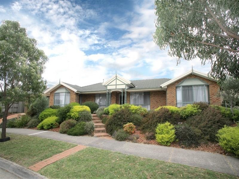 13 Whitecliffe Drive, Rowville VIC 3178