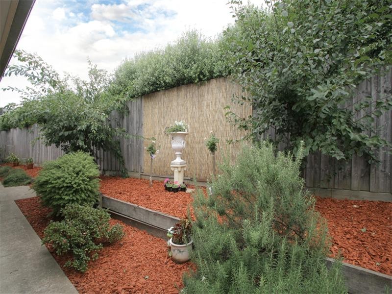 13 Whitecliffe Drive, Rowville VIC 3178