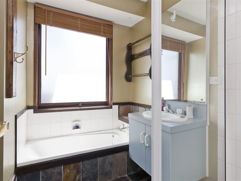 13 Fernlea Avenue, Rowville VIC 3178