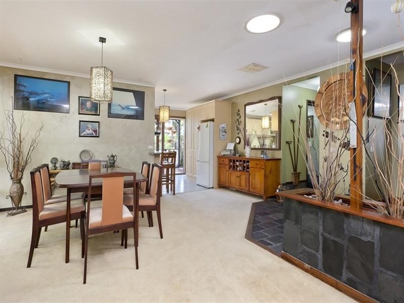 13 Fernlea Avenue, Rowville VIC 3178