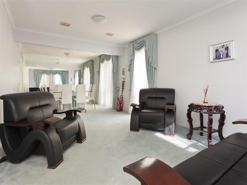 6 Dandelion Drive, Rowville VIC 3178
