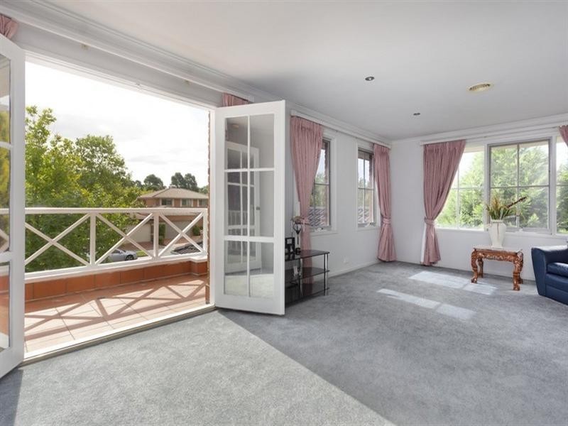 6 Dandelion Drive, Rowville VIC 3178