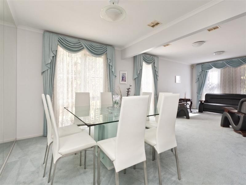 6 Dandelion Drive, Rowville VIC 3178