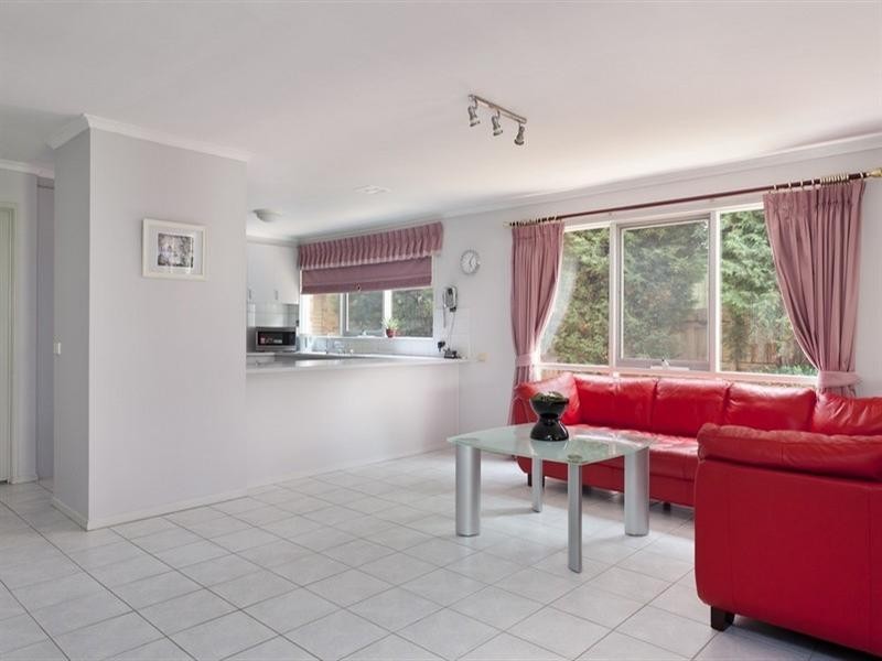 6 Dandelion Drive, Rowville VIC 3178