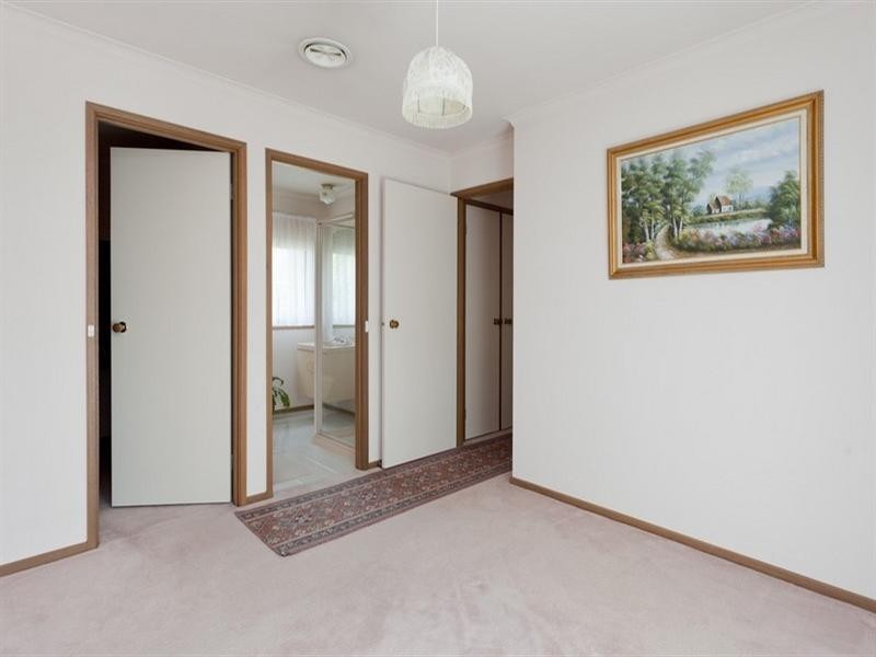 11 Vista Crescent, Rowville VIC 3178