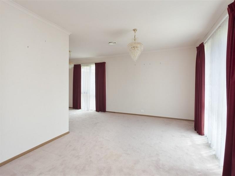 11 Vista Crescent, Rowville VIC 3178