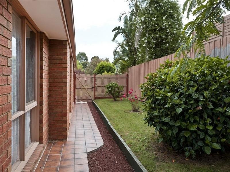 11 Vista Crescent, Rowville VIC 3178