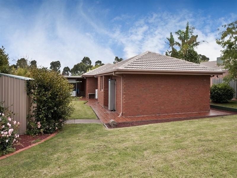 11 Vista Crescent, Rowville VIC 3178