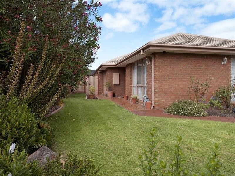 11 Vista Crescent, Rowville VIC 3178