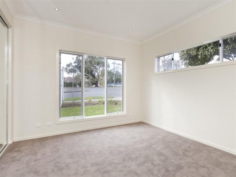 1/1584 Dandenong Road, Huntingdale VIC 3166