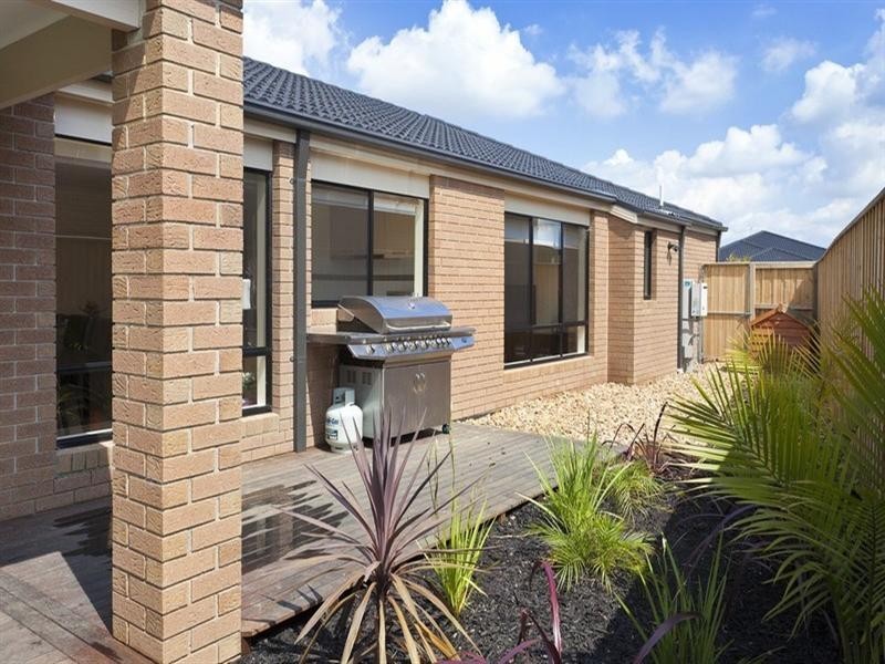 8 Hereford Close, Berwick VIC 3806