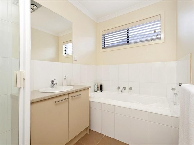 8 Hereford Close, Berwick VIC 3806