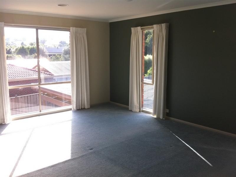 24 Rosewood Boulevard, Lysterfield VIC 3156