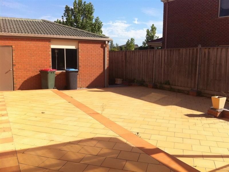 24 Rosewood Boulevard, Lysterfield VIC 3156