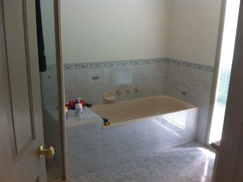 24 Rosewood Boulevard, Lysterfield VIC 3156