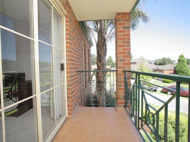 9 Armstrong Drive, Rowville VIC 3178