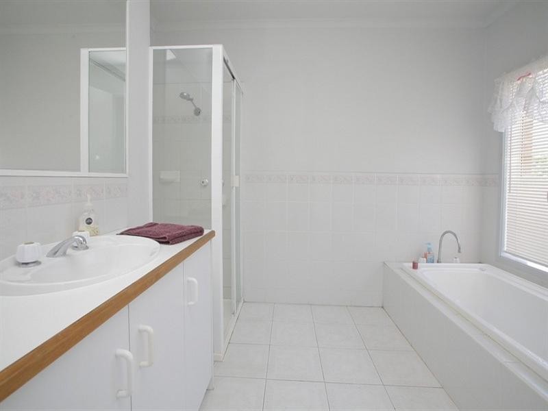 9 Armstrong Drive, Rowville VIC 3178