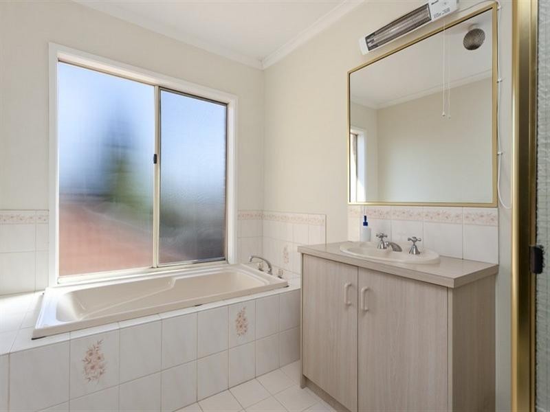 8 Wahroonga Court, Rowville VIC 3178