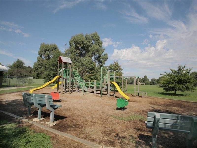 203 Dandelion Drive, Rowville VIC 3178