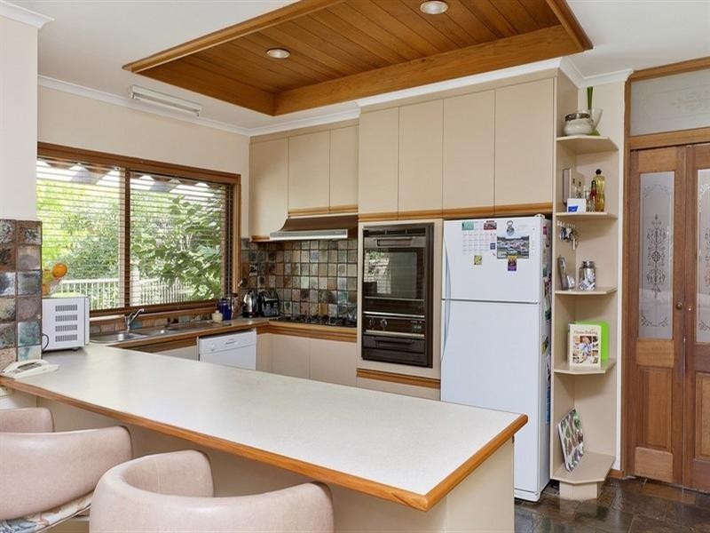 2 Barellan Close, Rowville VIC 3178