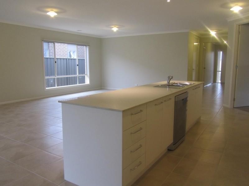 11 Flack Way, Cranbourne North VIC 3977