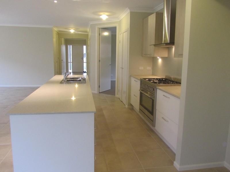 11 Flack Way, Cranbourne North VIC 3977