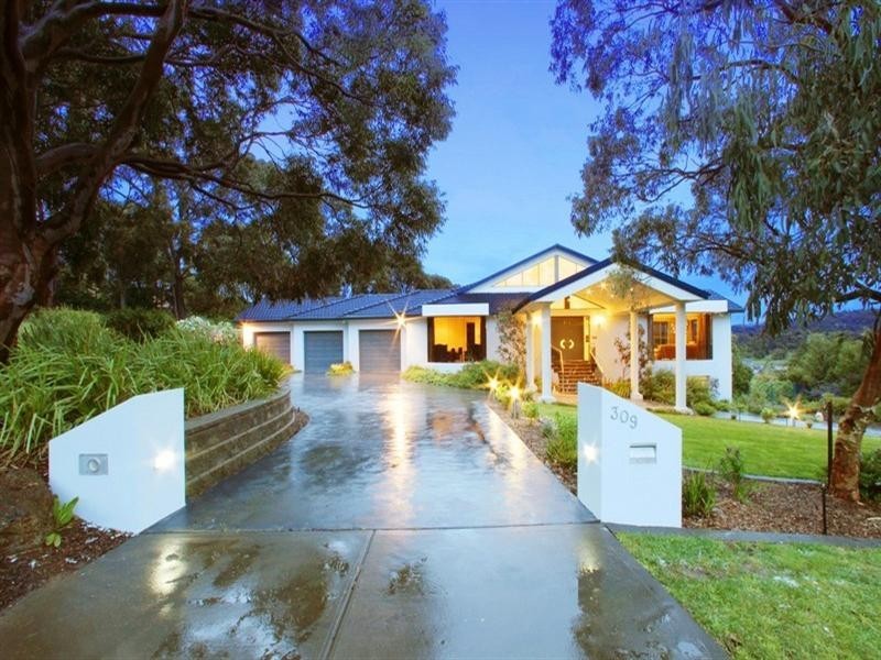 309 Hallam North Road, Lysterfield South VIC 3156