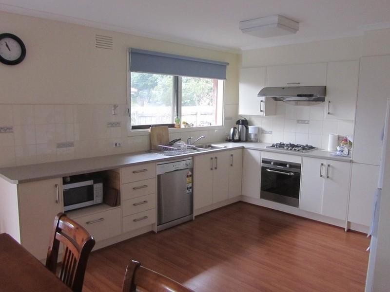 17 Bexsarm Crescent, Rowville VIC 3178