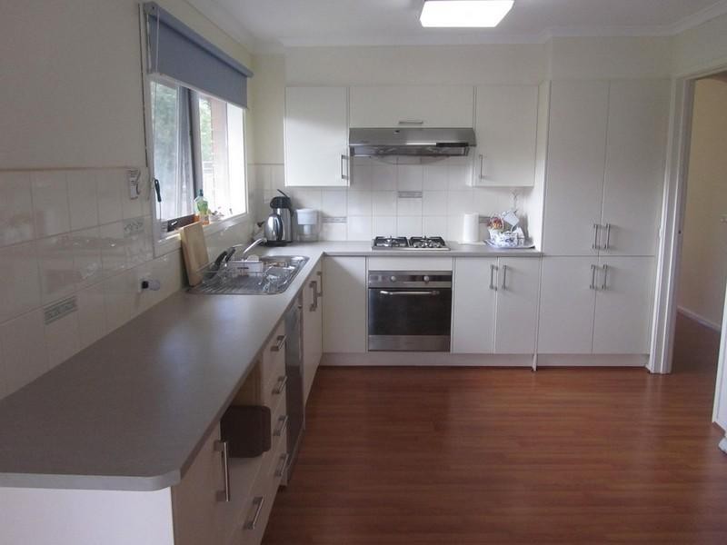 17 Bexsarm Crescent, Rowville VIC 3178