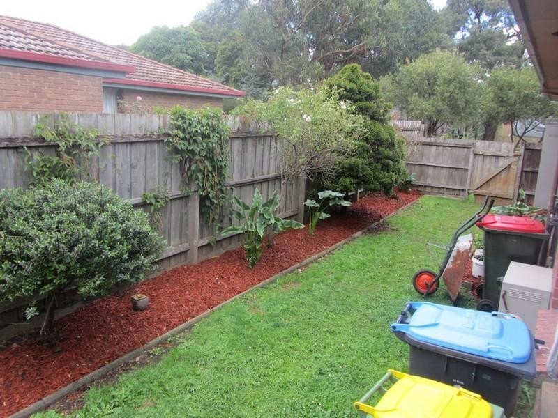 17 Bexsarm Crescent, Rowville VIC 3178
