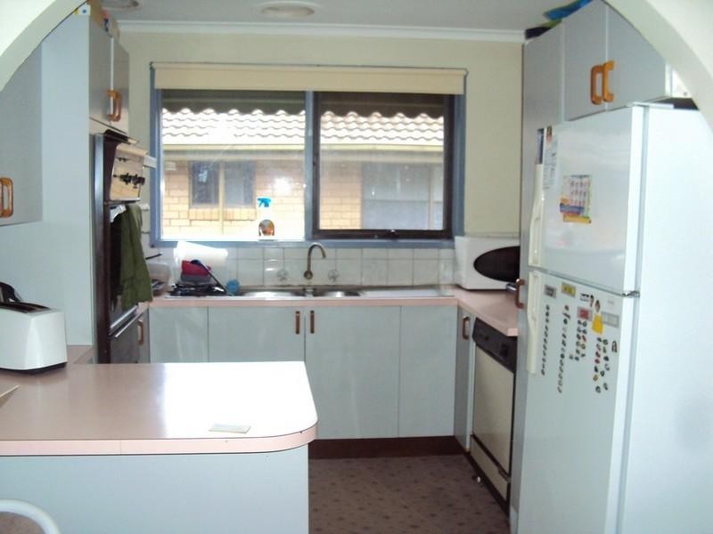 33 Deschamp Crescent, Rowville VIC 3178