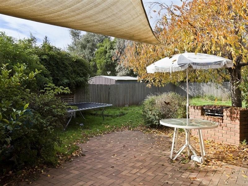 68 Dandelion Drive, Rowville VIC 3178