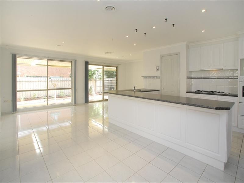 11 Kalimna Avenue, Rowville VIC 3178