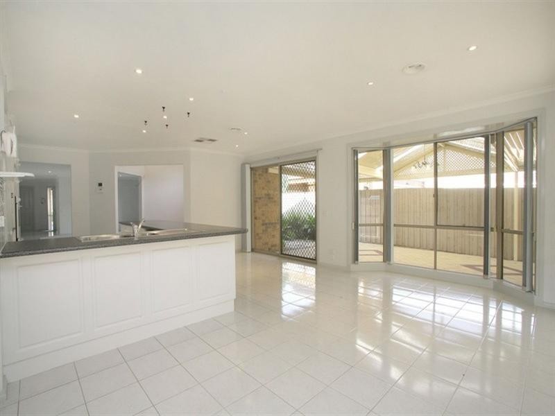 11 Kalimna Avenue, Rowville VIC 3178