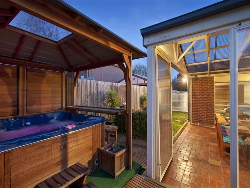 6 Wolseley Place, Rowville VIC 3178