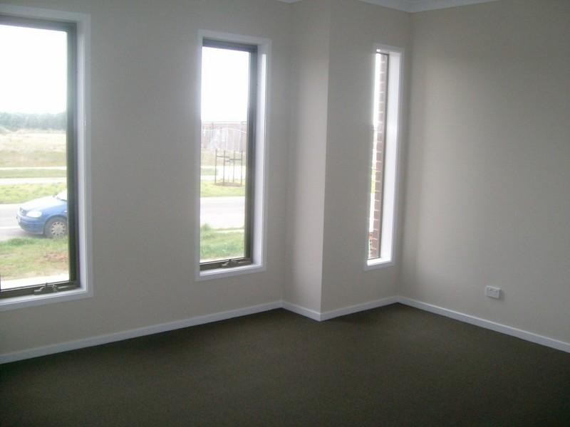 70 Mountainview Boulevard, Cranbourne North VIC 3977