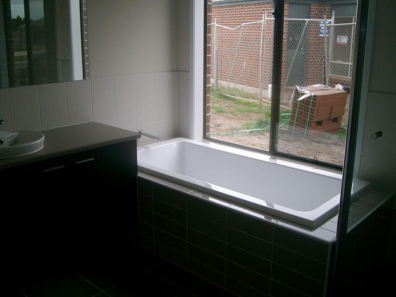 70 Mountainview Boulevard, Cranbourne North VIC 3977