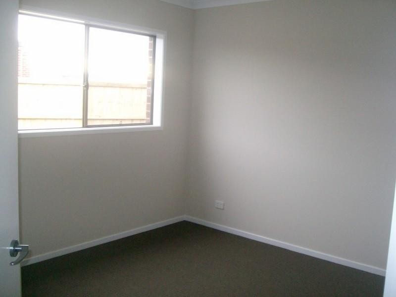 70 Mountainview Boulevard, Cranbourne North VIC 3977