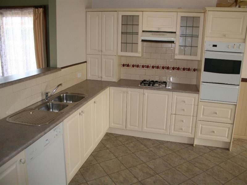 5 Fourth Avenue, Rowville VIC 3178