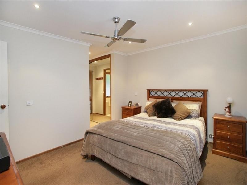 7 Fernlea Avenue, Rowville VIC 3178