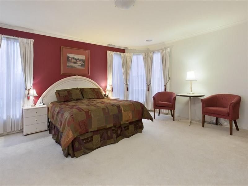 22 Claremont Way, Lysterfield VIC 3156