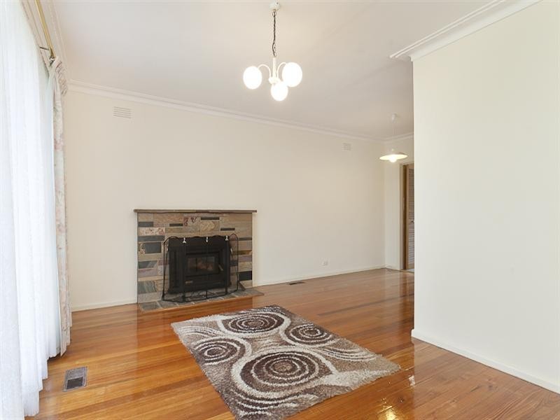 31 Le Gallienne Crescent, Mulgrave VIC 3170