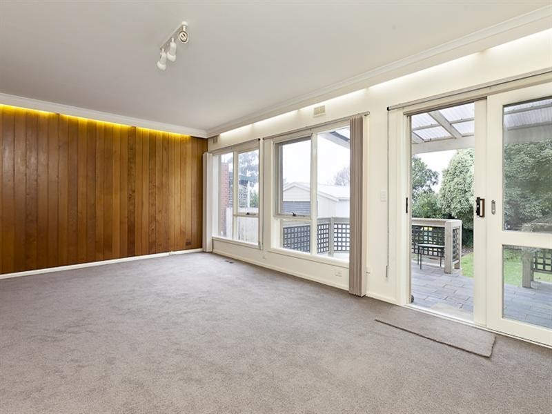 31 Le Gallienne Crescent, Mulgrave VIC 3170